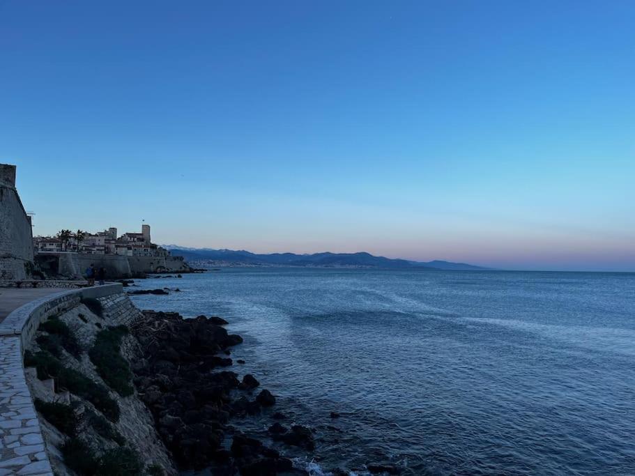 Newly Renovated Charming Downtown Apartment Antibes Exteriér fotografie